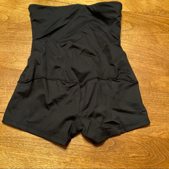 S Flexees by Maidenform - Picture 4 of 8